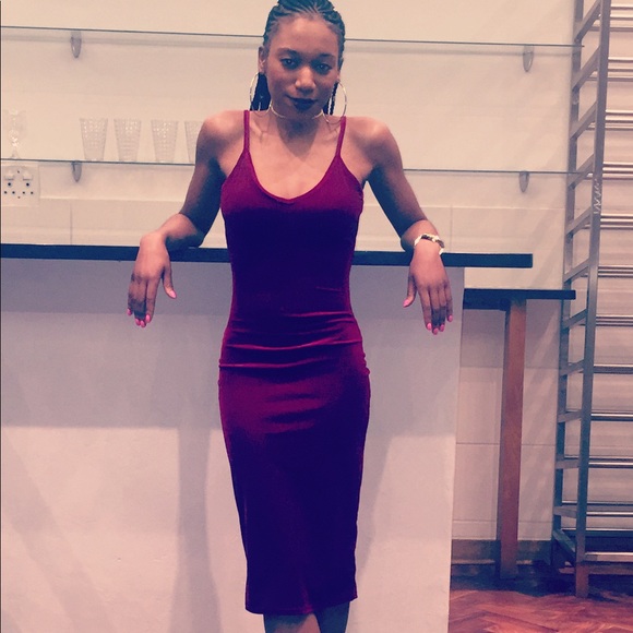 Velvet sleeveless strap dress - Picture 2 of 7